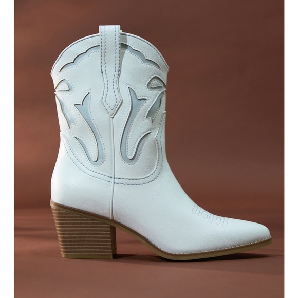 New with tags Altar’d State Octavia Bow Bootie - Picture 2 of 3